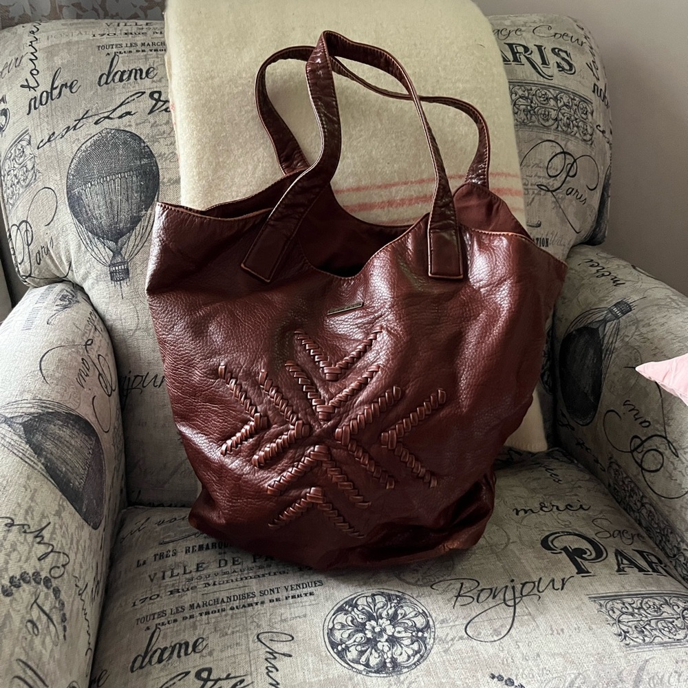 O’Neal Canada 🍁 Women’s Brown pleatherTote Bag - Classic Woven Accent